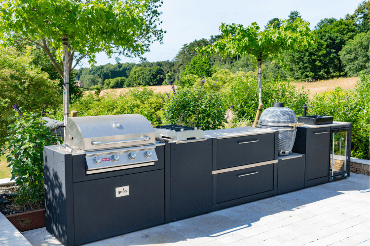 modern outdoor kitchen